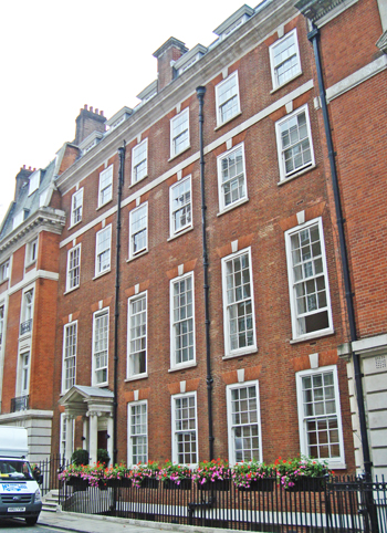 4 Dunraven Street