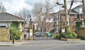 gates to Brompton Park Cresent